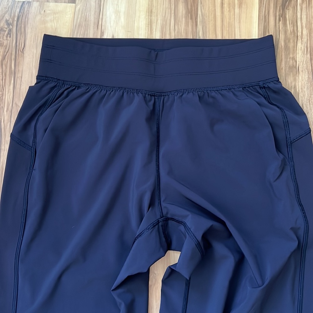 Rare Lululemon sweat to street jogger in Navy